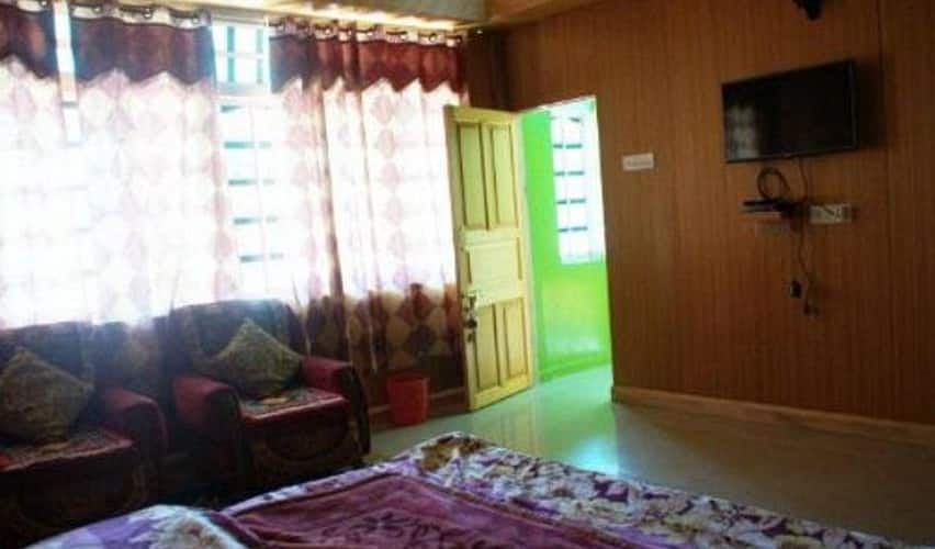 Dolma Khangsar Guest House, Tawang 4
